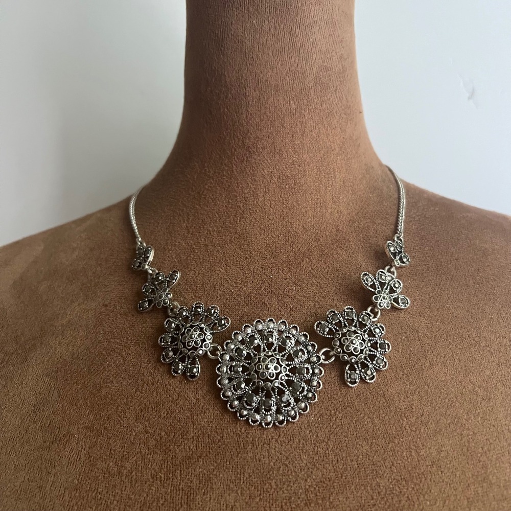 Vtg Avon/GV9 Silver Tone Floral Filigree Marcasite Necklace 18-20in Whimsigoth